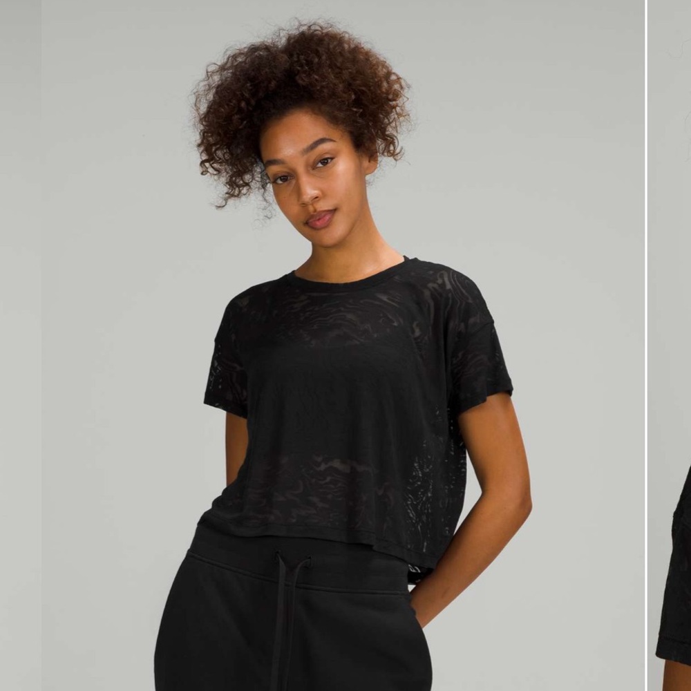 Lululemon cates tee *veil